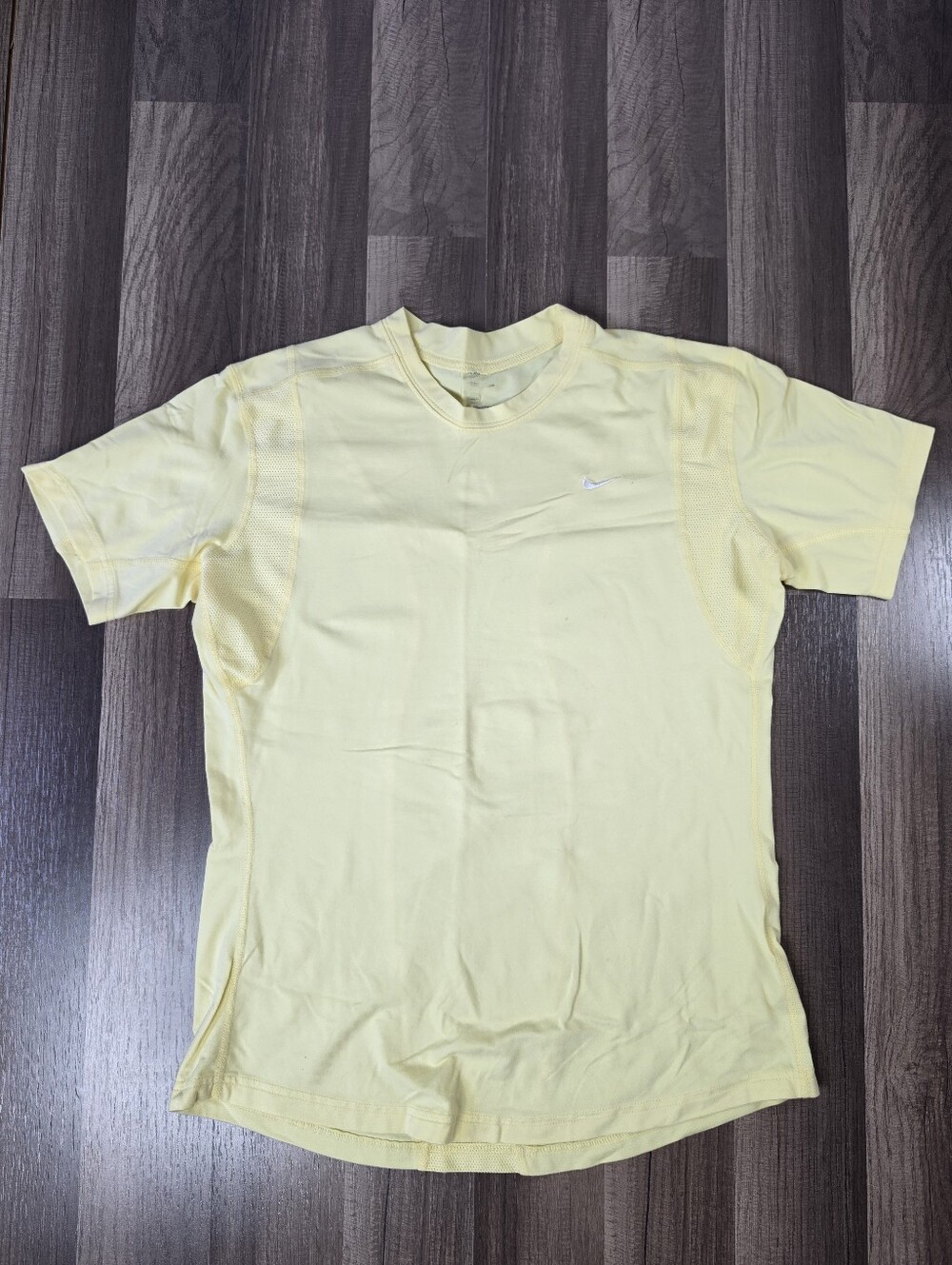 Nike Dri Fit Butter Yellow Short Sleeve Moisture Wicking Tee Shirt Workout. L